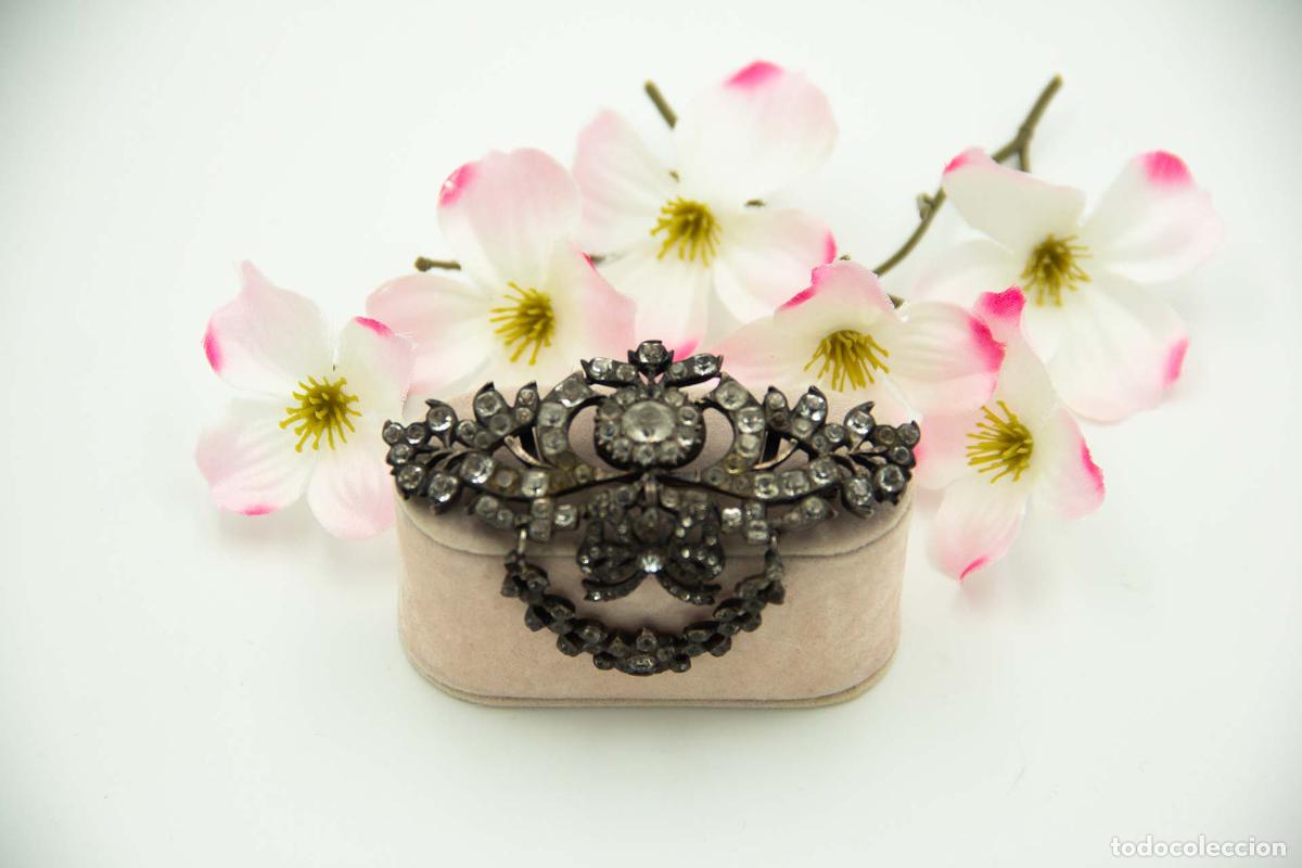 Joyeria: Broche de plata con pedrer&iacute;a - Foto 1