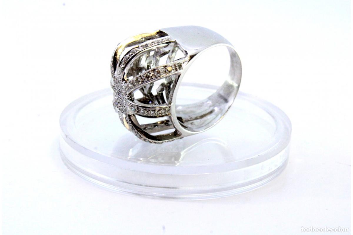 Joyeria: Anillo de oro blanco de 18 quilates con diamantes. - Foto 2