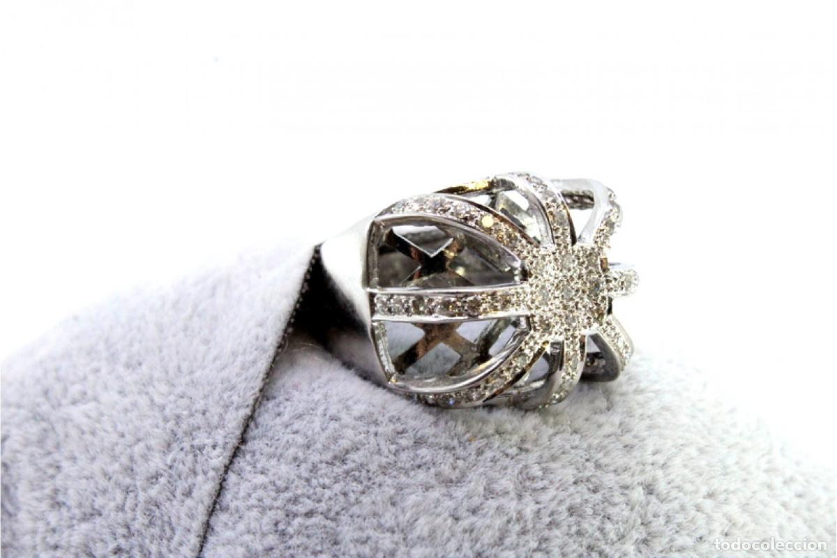 Joyeria: Anillo de oro blanco de 18 quilates con diamantes. - Foto 4