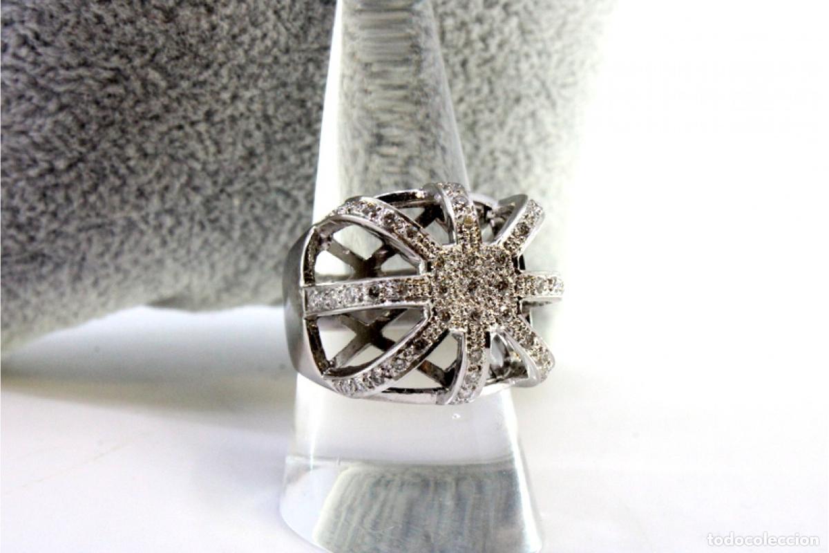 Joyeria: Anillo de oro blanco de 18 quilates con diamantes. - Foto 6