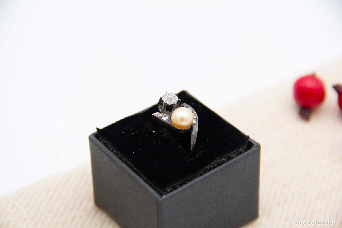 Joyeria: Anillo de oro blanco de 19,2K con diamantes y perla. - Foto 2