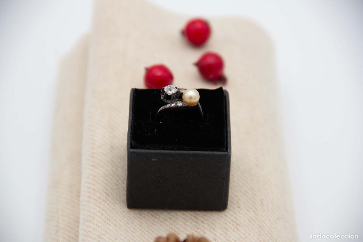 Joyeria: Anillo de oro blanco de 19,2K con diamantes y perla. - Foto 3