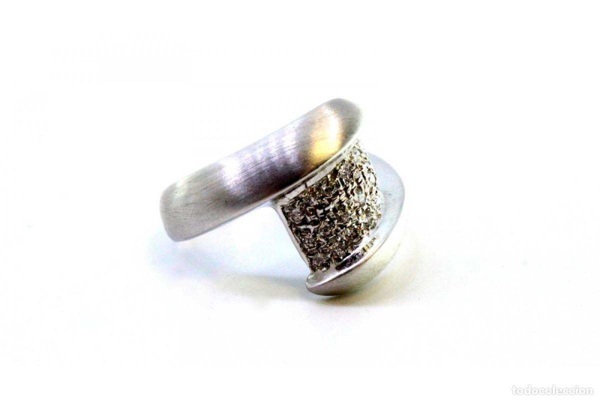 Joyeria: Anillo de oro blanco de 19,2K con diamantes. - Foto 2