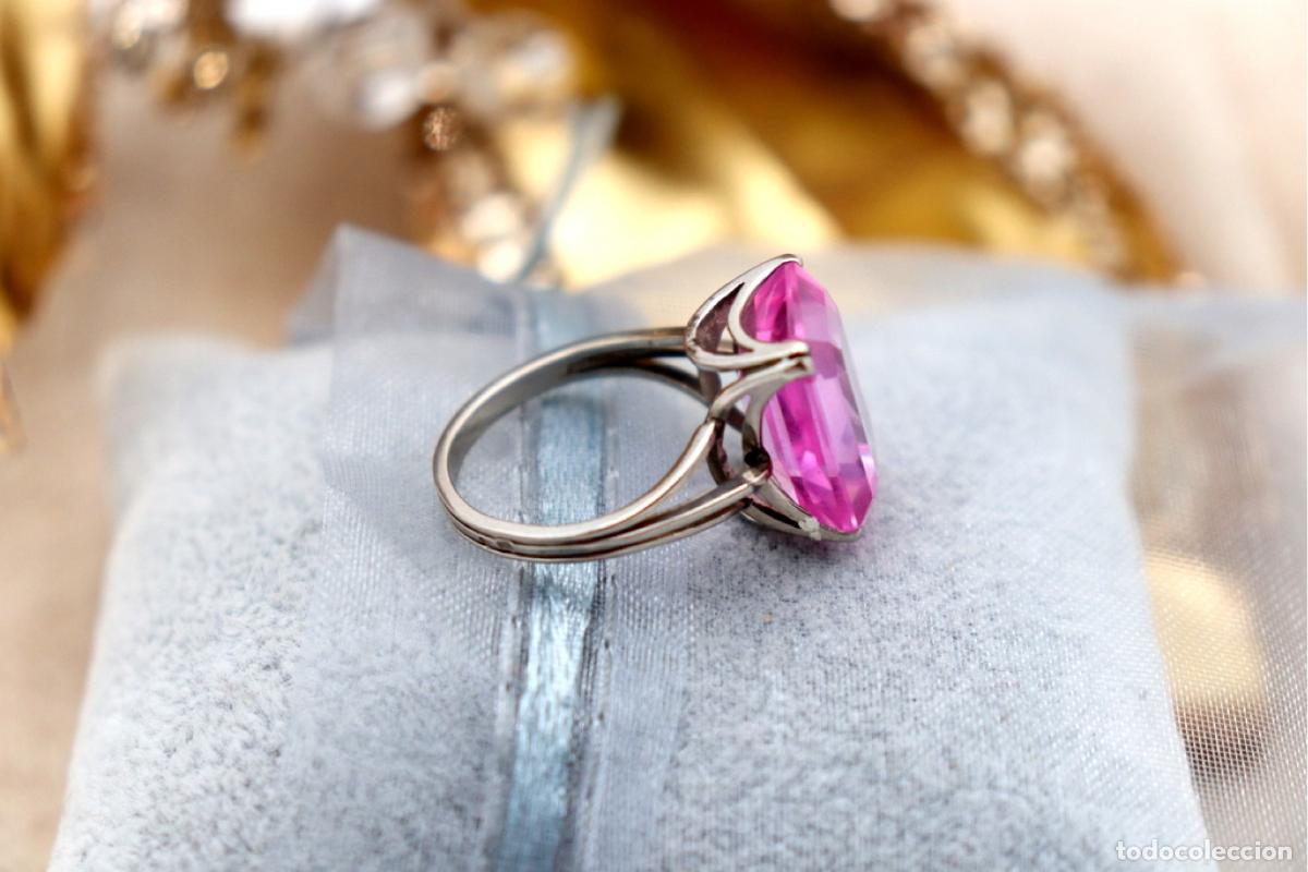 Joyeria: Anillo de oro blanco de 19,2K con rub&iacute;. - Foto 2