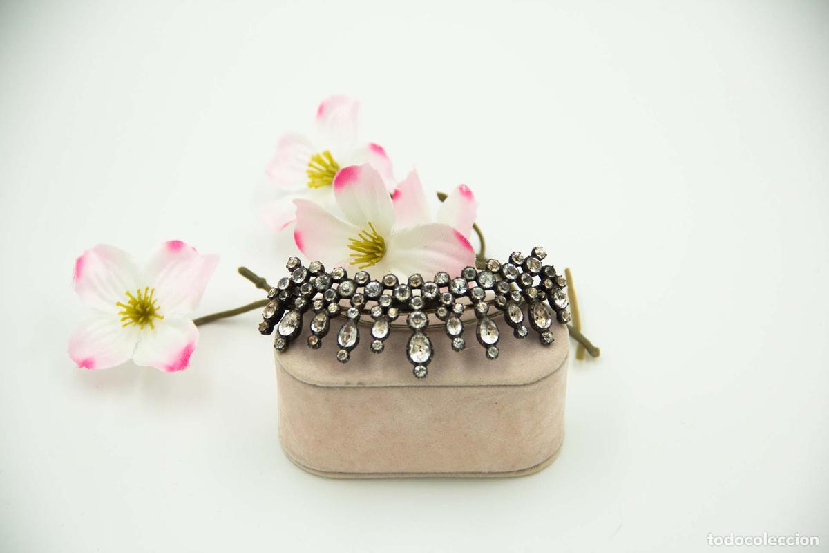 Joyeria: Broche/diadema de plata con pedrer&iacute;a. - Foto 1