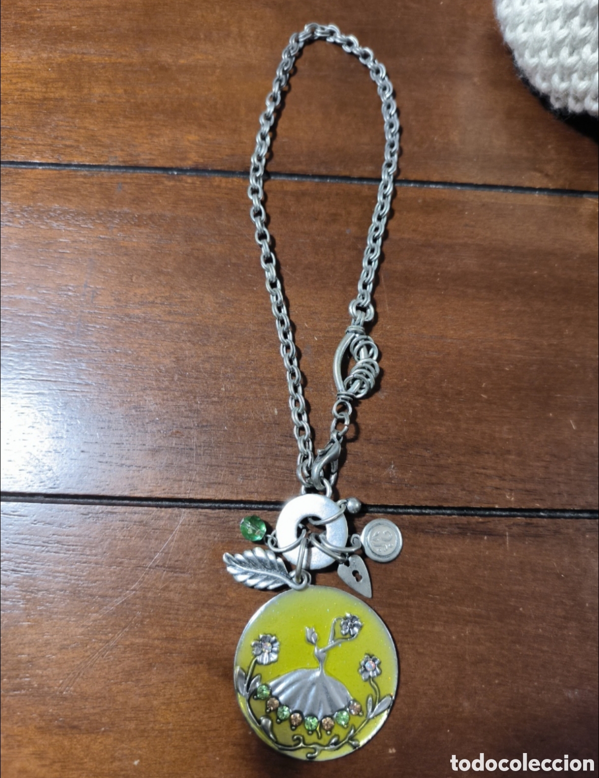 Joyeria: Collar colgante con muchos abalorios - Foto 1