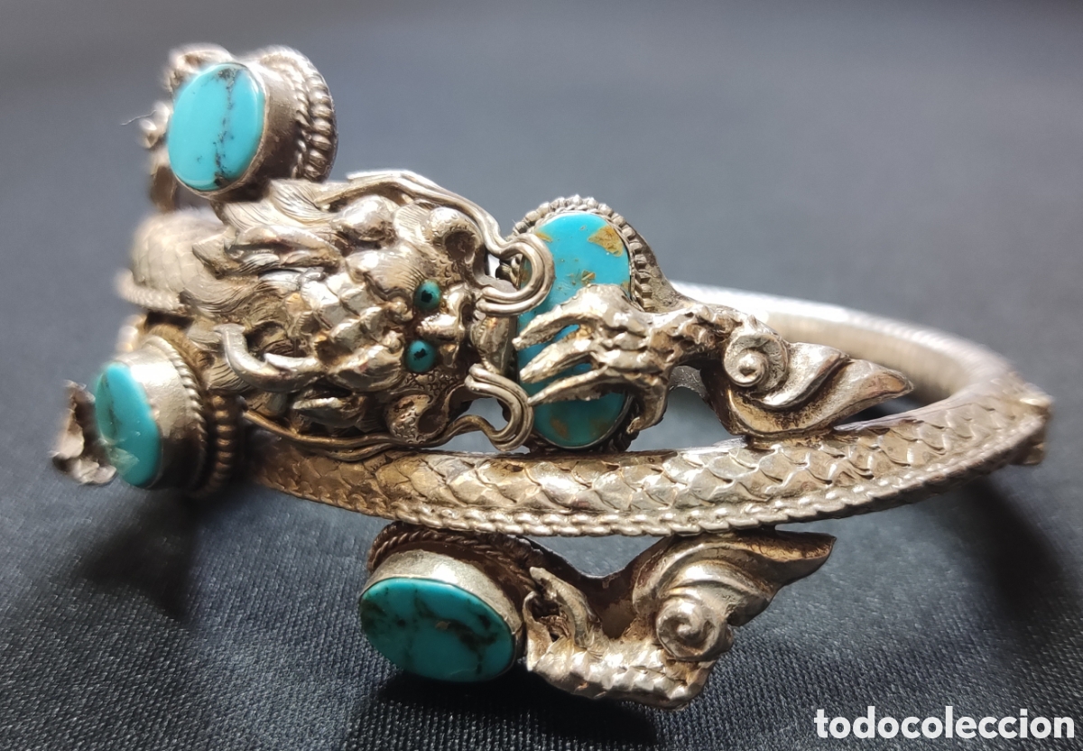 Joyeria: Brazalete / Pulsera de plata y turquesas. China. Drag&oacute;n. - Foto 1