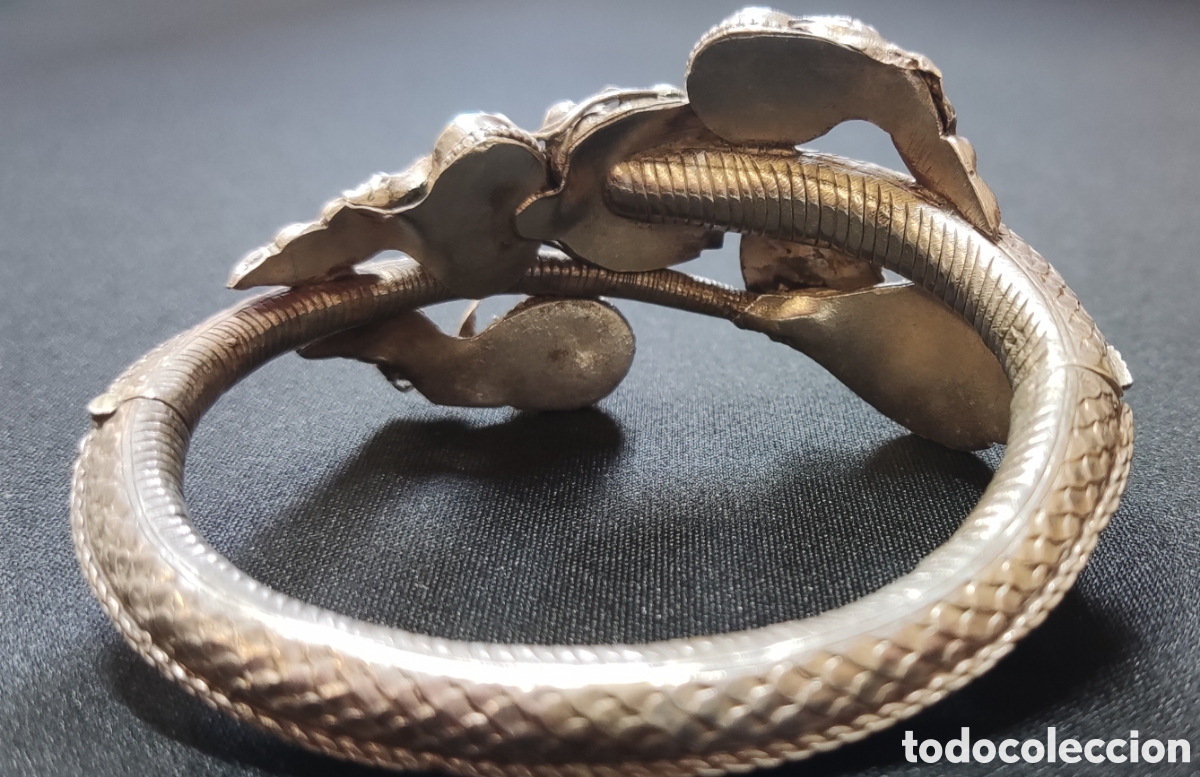 Joyeria: Brazalete / Pulsera de plata y turquesas. China. Drag&oacute;n. - Foto 3
