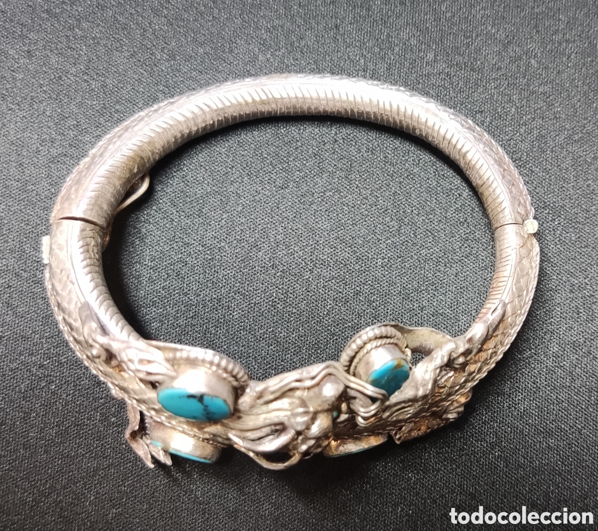 Joyeria: Brazalete / Pulsera de plata y turquesas. China. Drag&oacute;n. - Foto 2