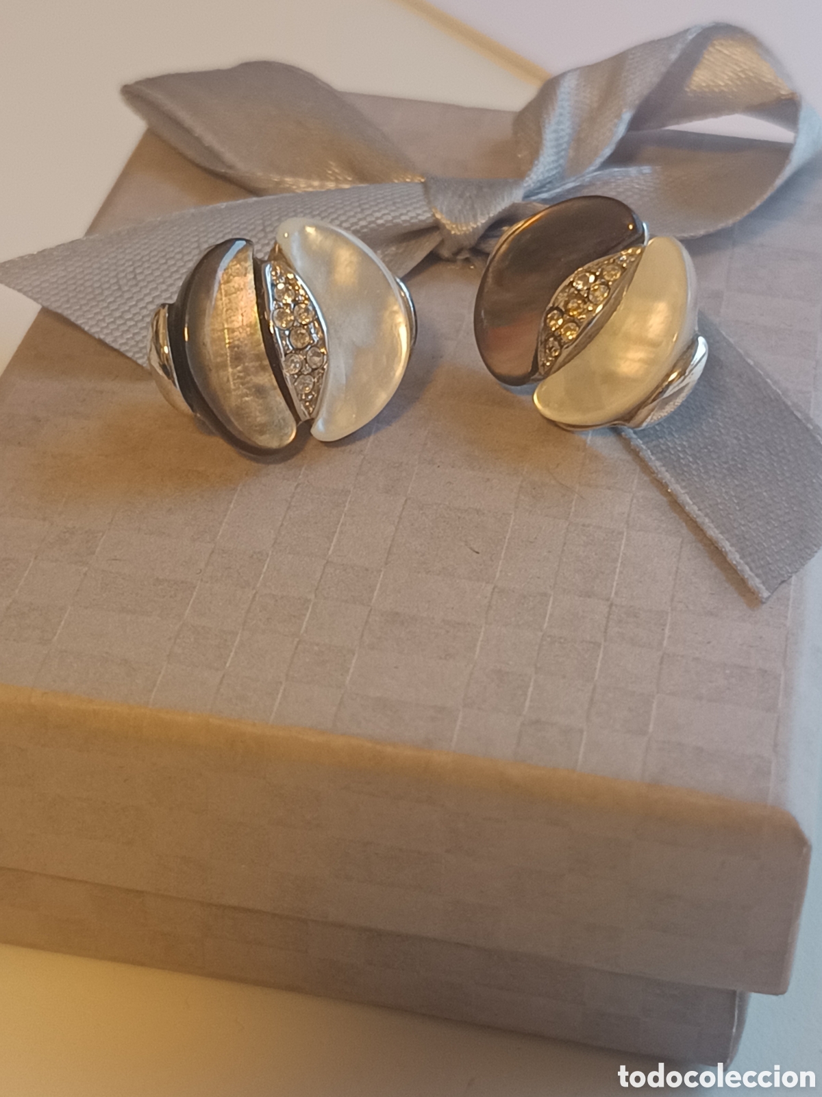 Joaillerie: Bellos pendientes de dise&ntilde;o espa&ntilde;ol de los a&ntilde;os 80 nacar y plata