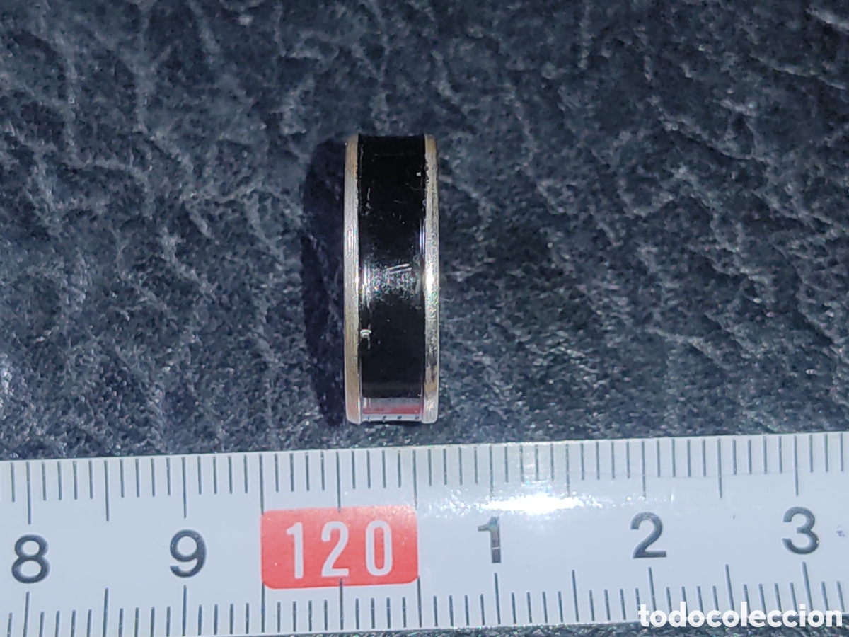 Joyeria: Anillo antiguo de lat&oacute;n con esmalte negro - Foto 3