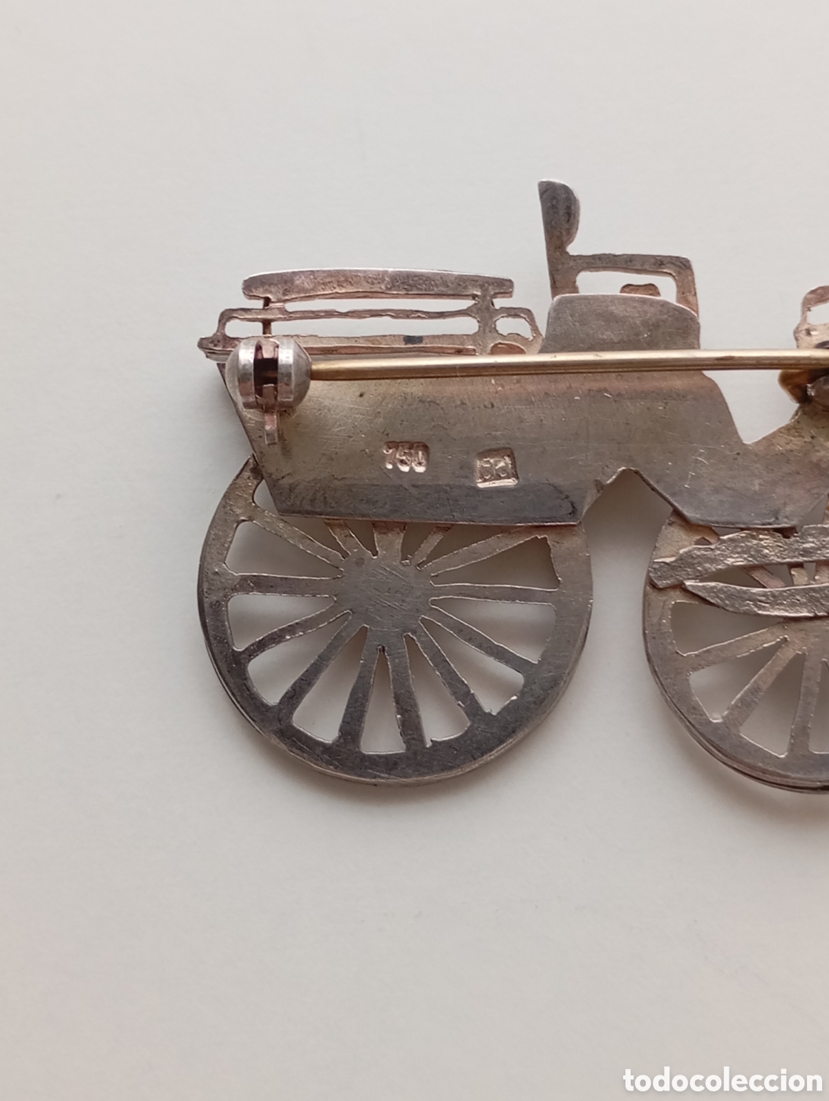Joyeria: Broche de plata.(Representa un autom&oacute;vil cl&aacute;sico) - Foto 2
