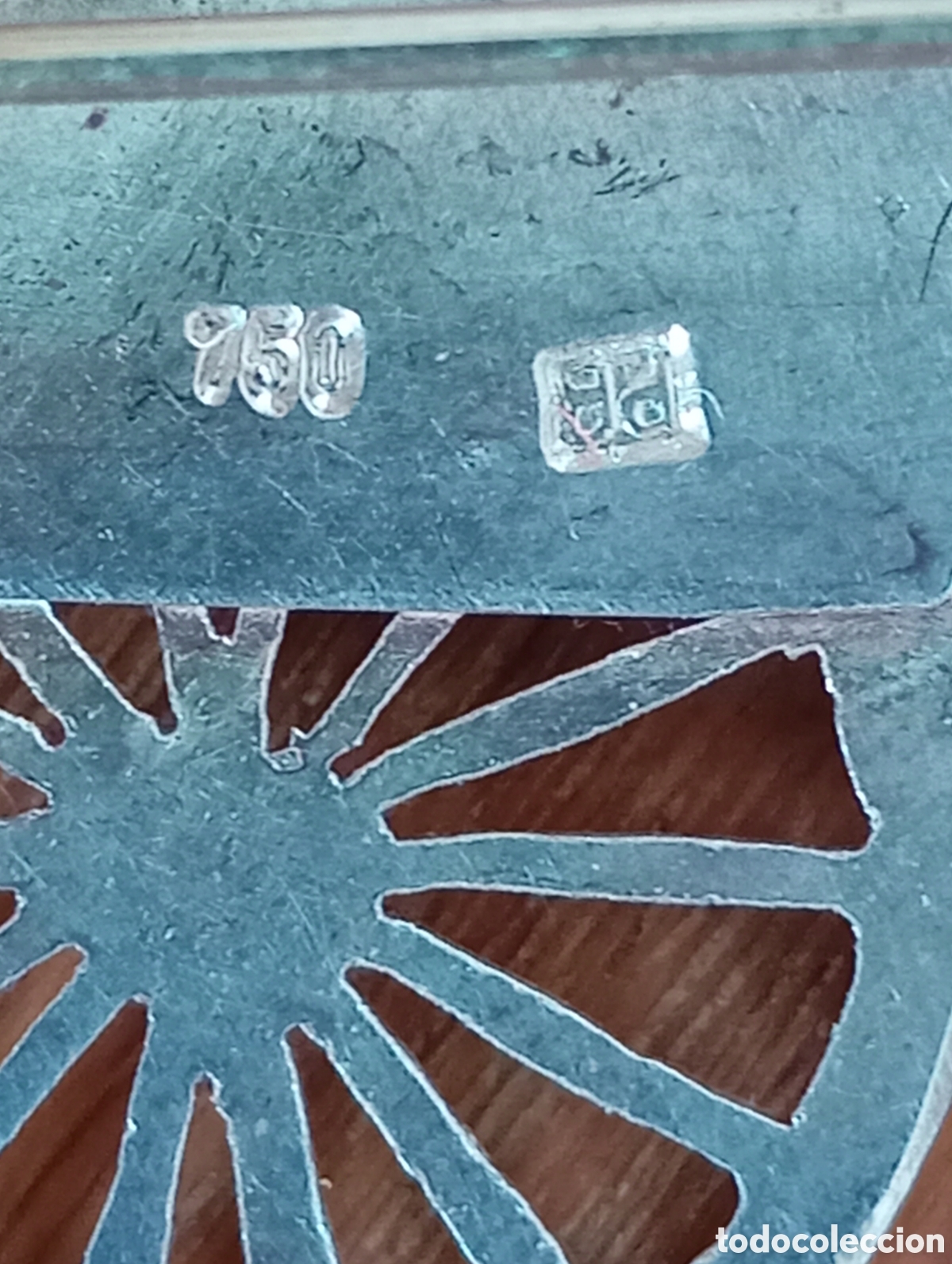 Joyeria: Broche de plata.(Representa un autom&oacute;vil cl&aacute;sico) - Foto 4