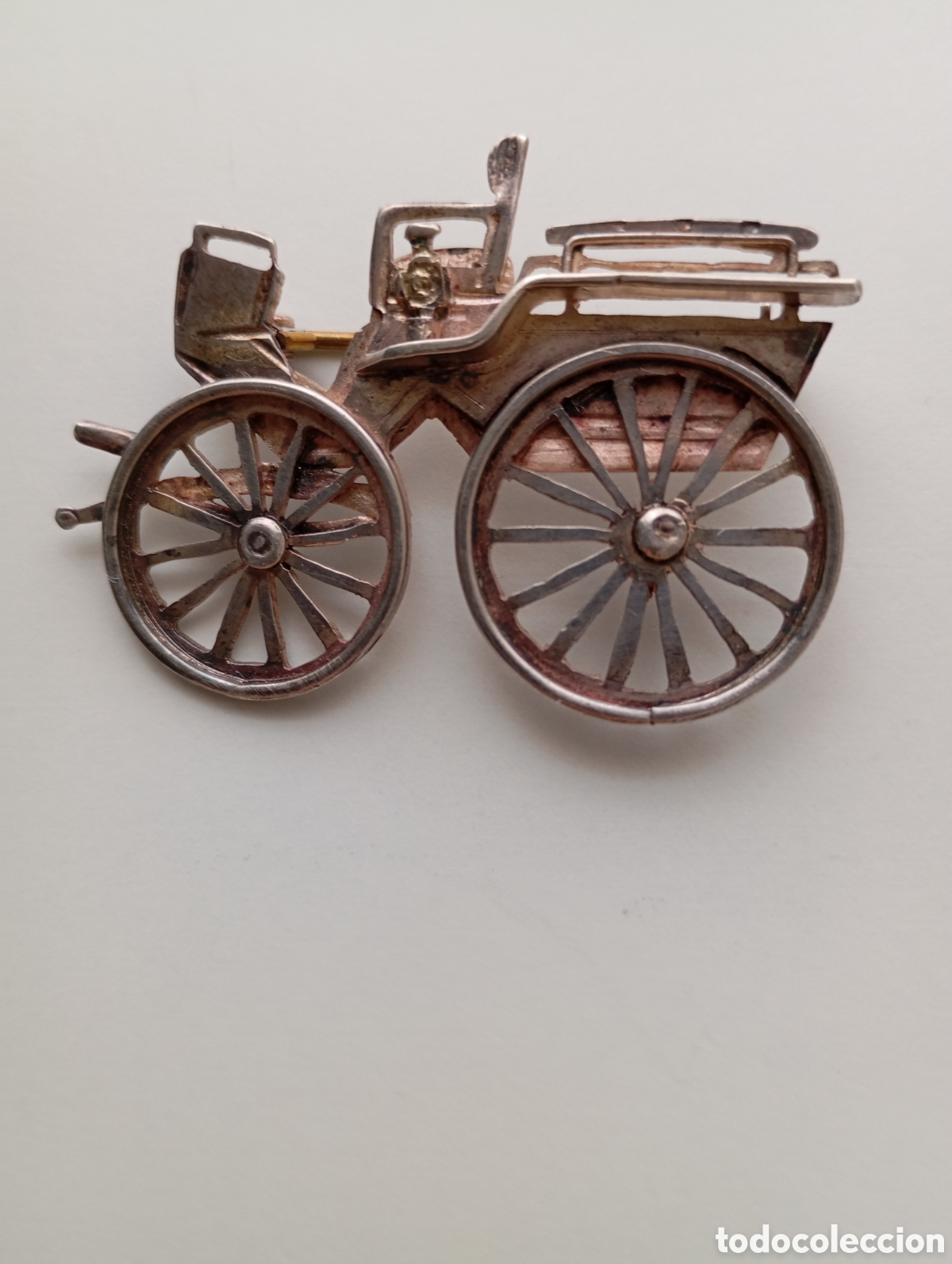 Joyeria: Broche de plata.(Representa un autom&oacute;vil cl&aacute;sico) - Foto 1