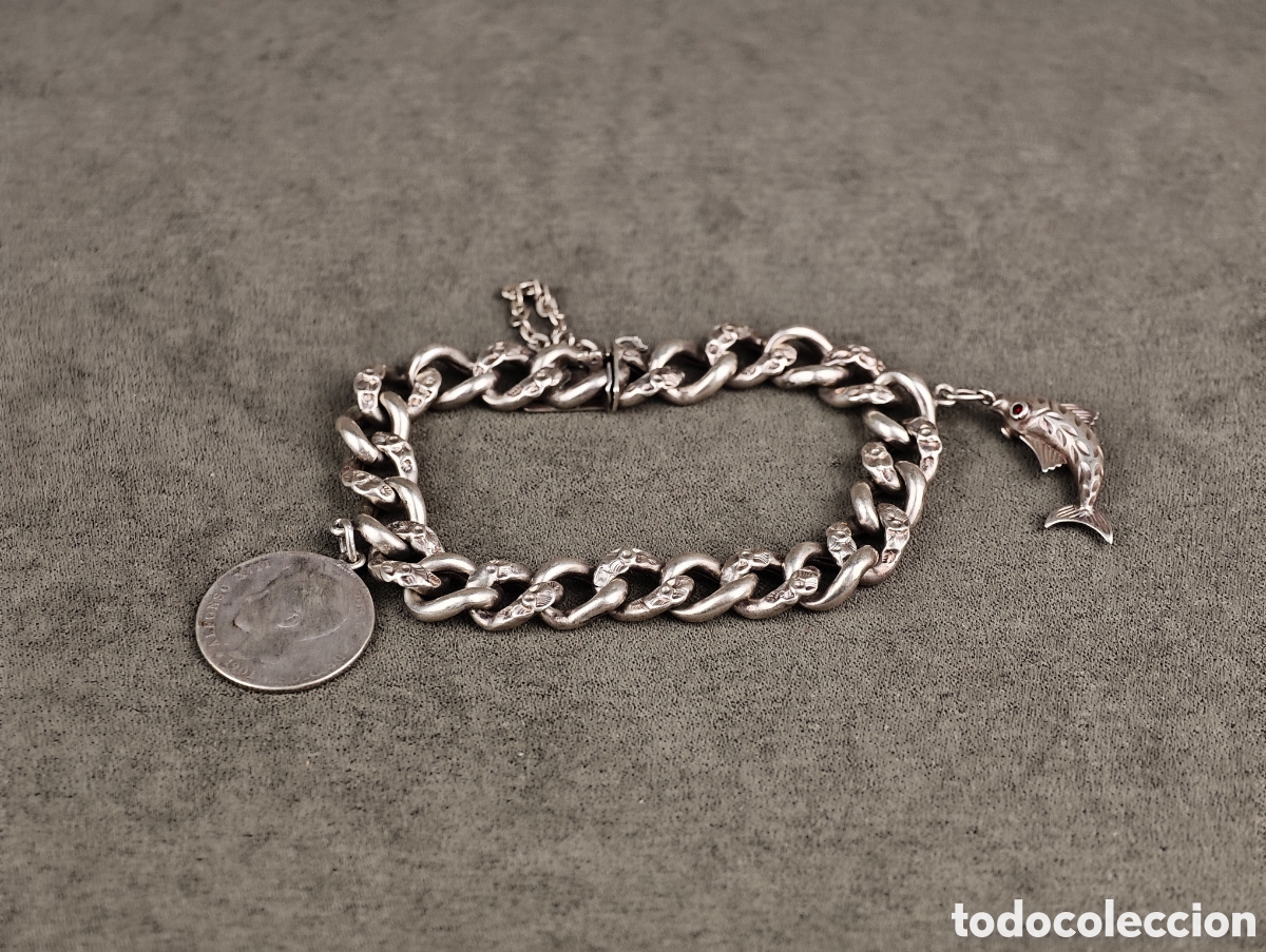 Joyeria: Antigua Pulsera de Plata Moneda y un Pez - Foto 1