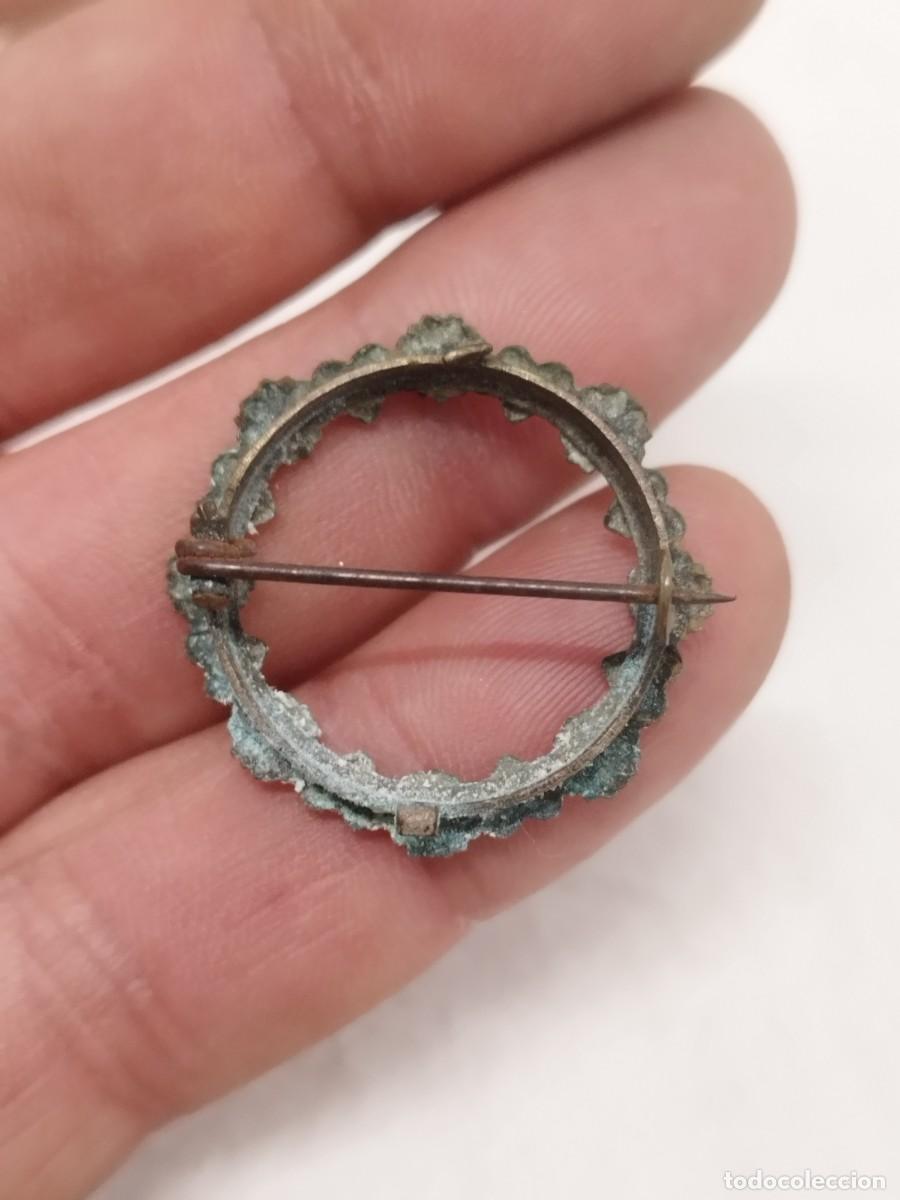 Joyeria: Antiguo broche tipo corona de flores. - Foto 3
