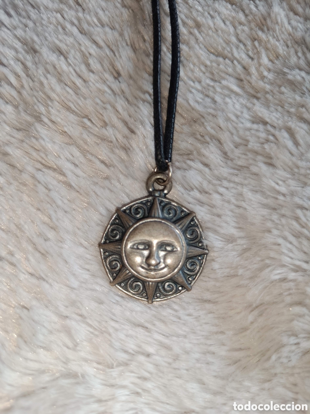 Joyeria: Collar colgante sol sonriente - Foto 2