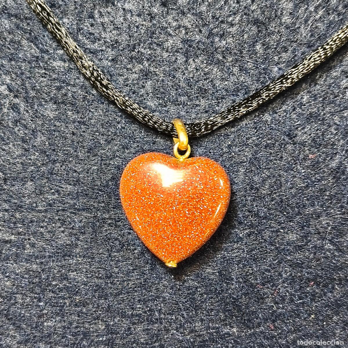 Joaillerie: COLGANTE ORO AMARILLO DE CORAZON AVENTURINA DORADA.ORO 18 KTES.MED. 30 X 20 MM.