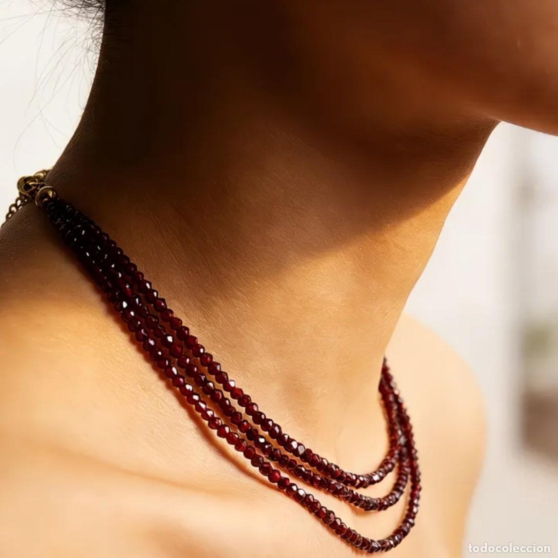 Joalharia: GARGANTILLA CON 3 VUELTAS DE GRANATES NATURALES FACETADO 2,5 MM Y ALPACA DORADA.MED. 42-47 CMS