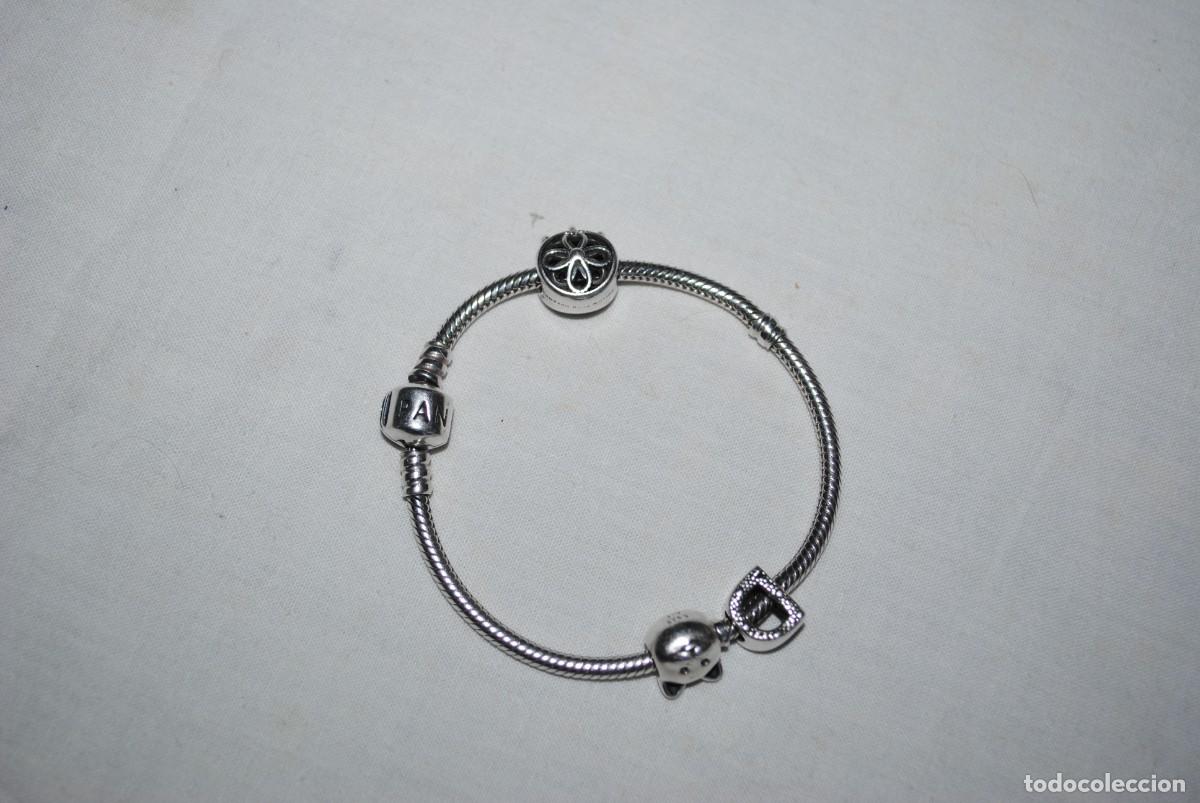 Joyeria: PULSERA PANDORA DE PLATA , CON TRES ABALORIOS. - Foto 2