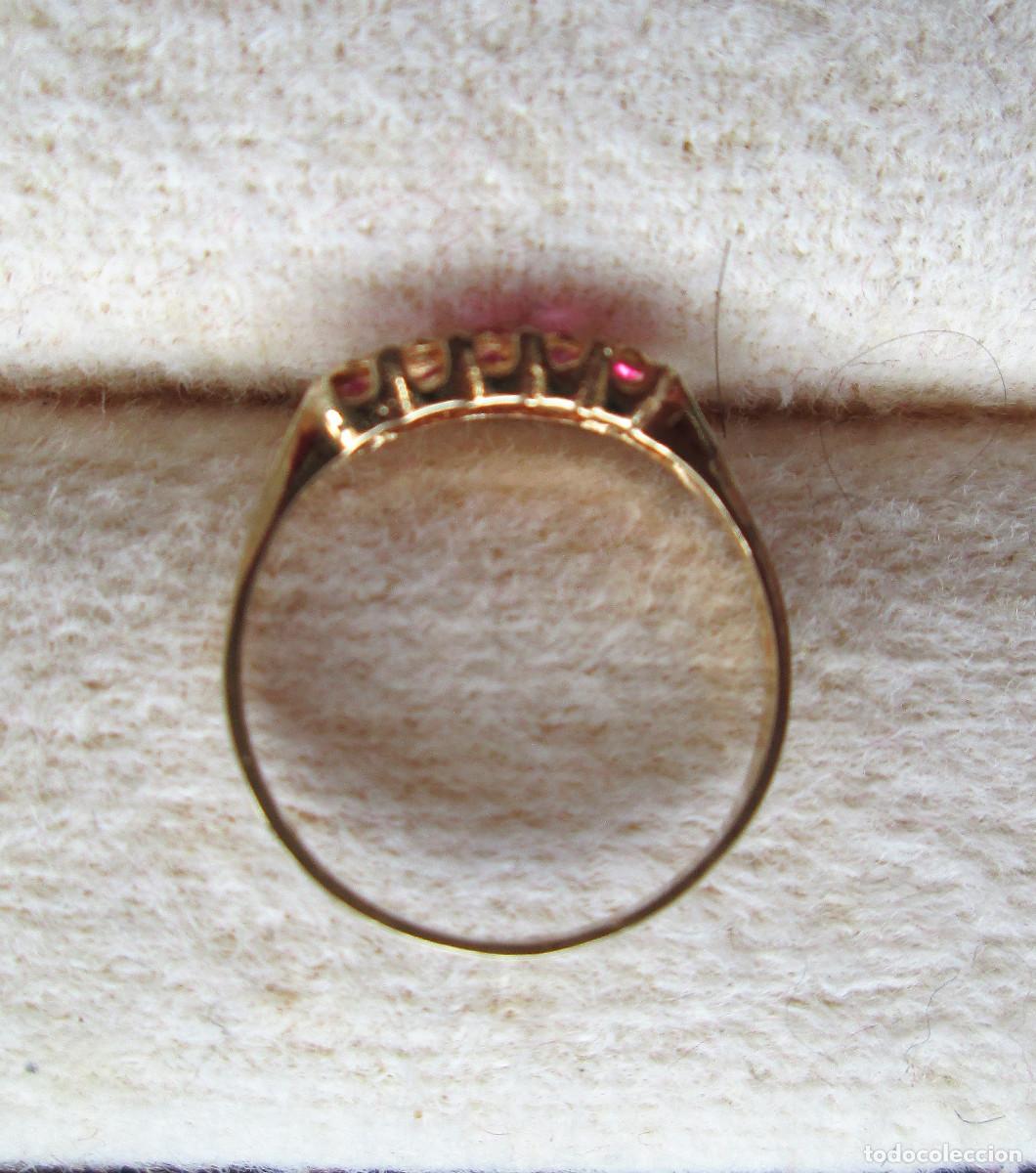 Joaillerie: ANILLO DE ORO INFANTIL DE 18 KLTS. CON 5 PIEDRITAS ROJO RUB&Iacute; - SIN ESTRENAR