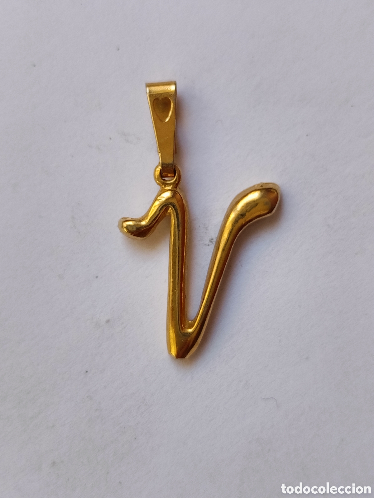 Joaillerie: Colgante inicial letra V chapado oro a&ntilde;os 80