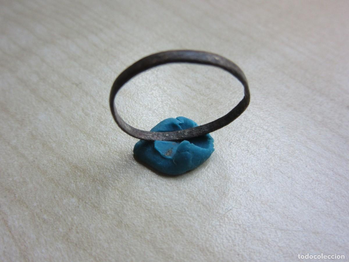 Joyeria: Antiguo anillo de bronce Di&aacute;metro 1,7 cm