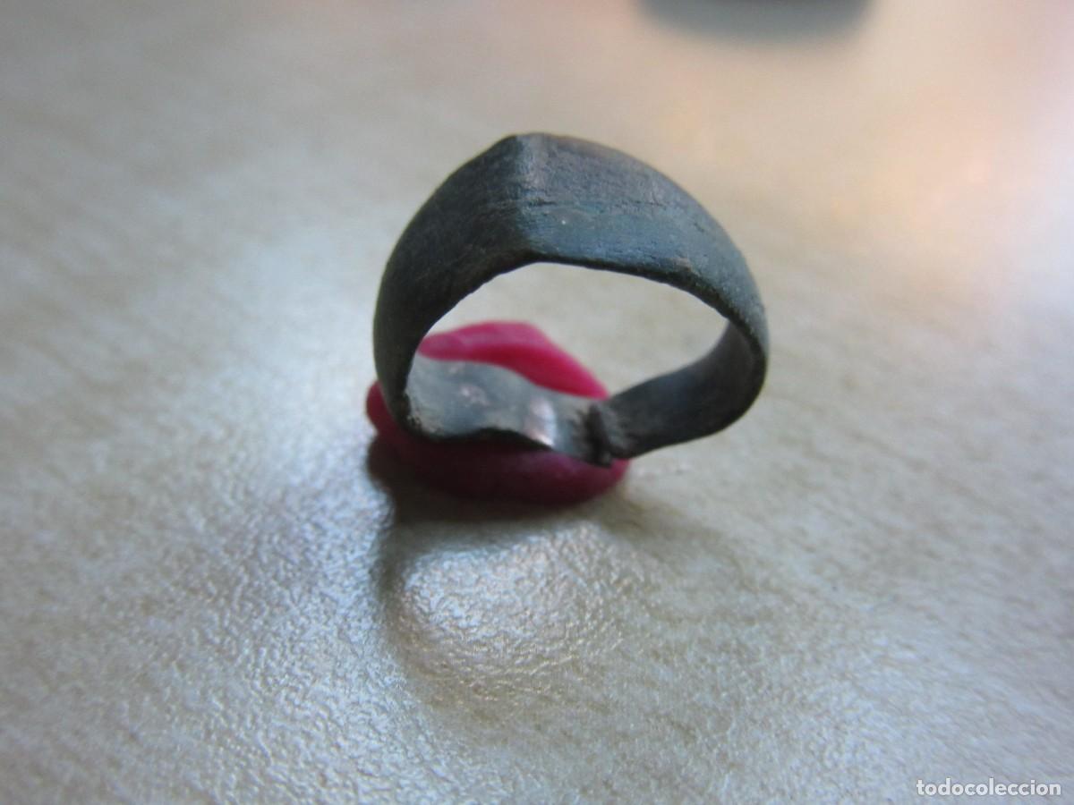 Joyeria: Anillo de bronce Posible medieval o romano Di&aacute;metro interior 1,2 cm