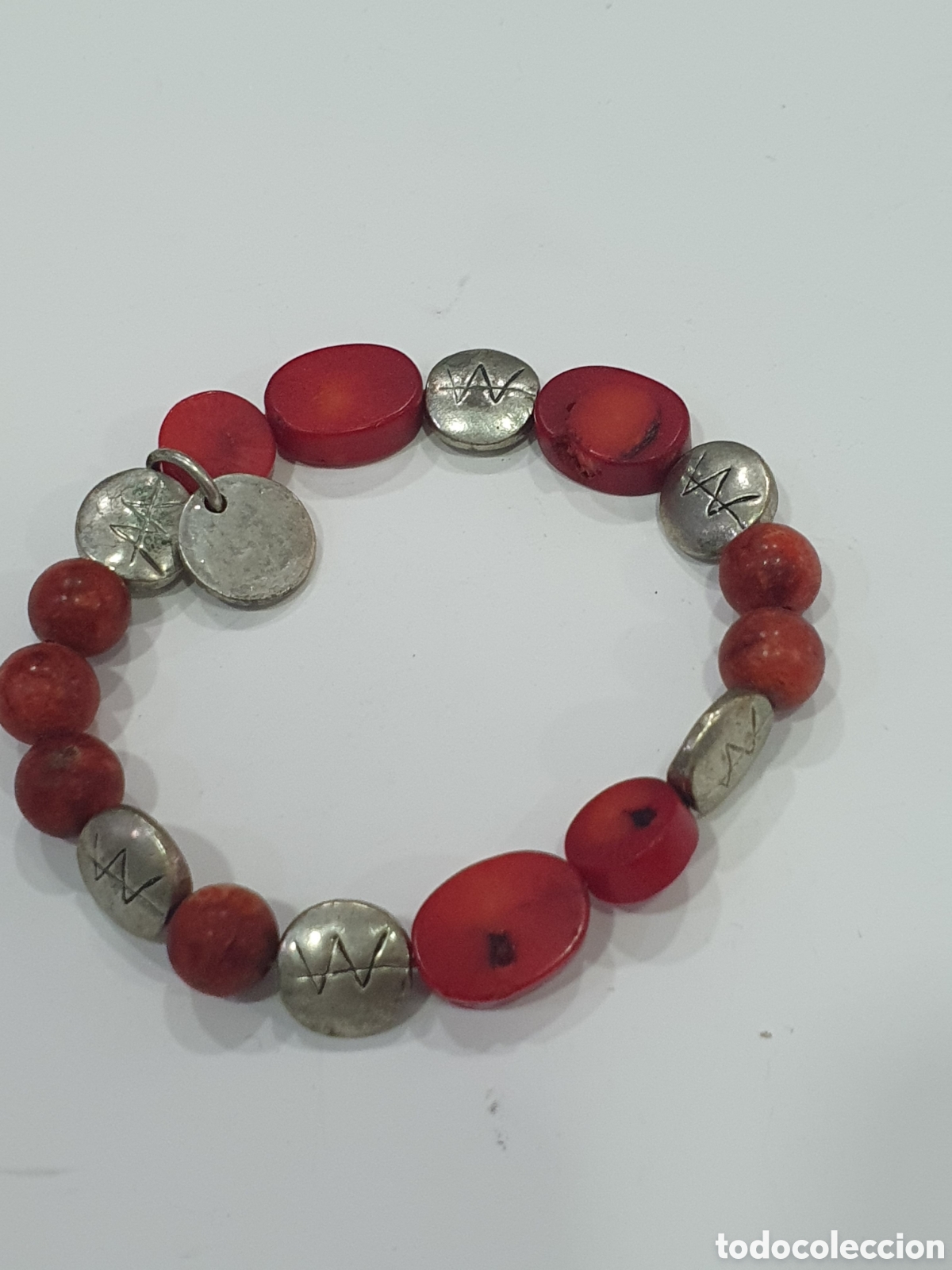 Jewelry: Pulsera coral piel de manzana. (L57)