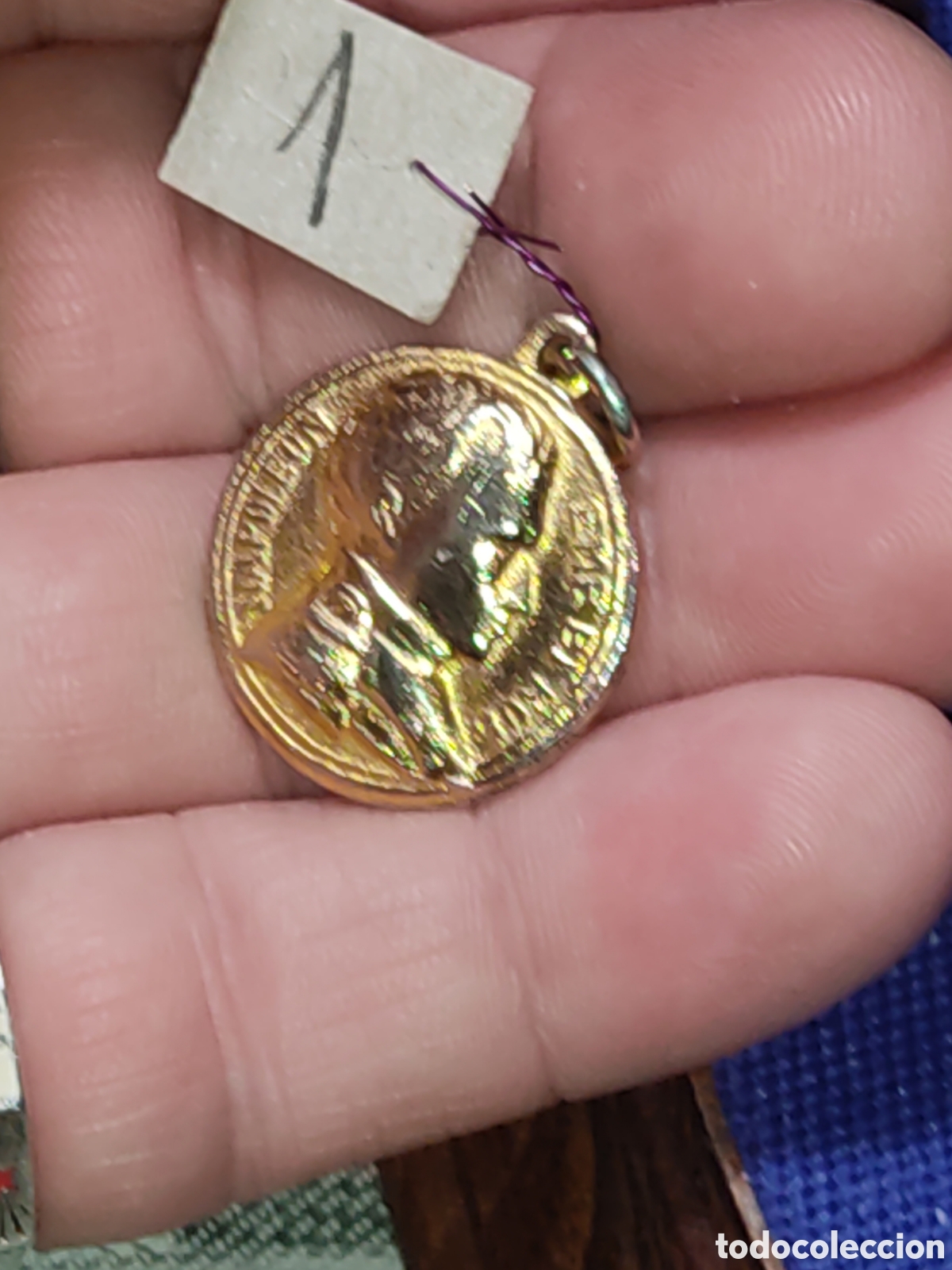 Joyeria: Medalla Napole&oacute;n dorada en relieve. *1* - Foto 1