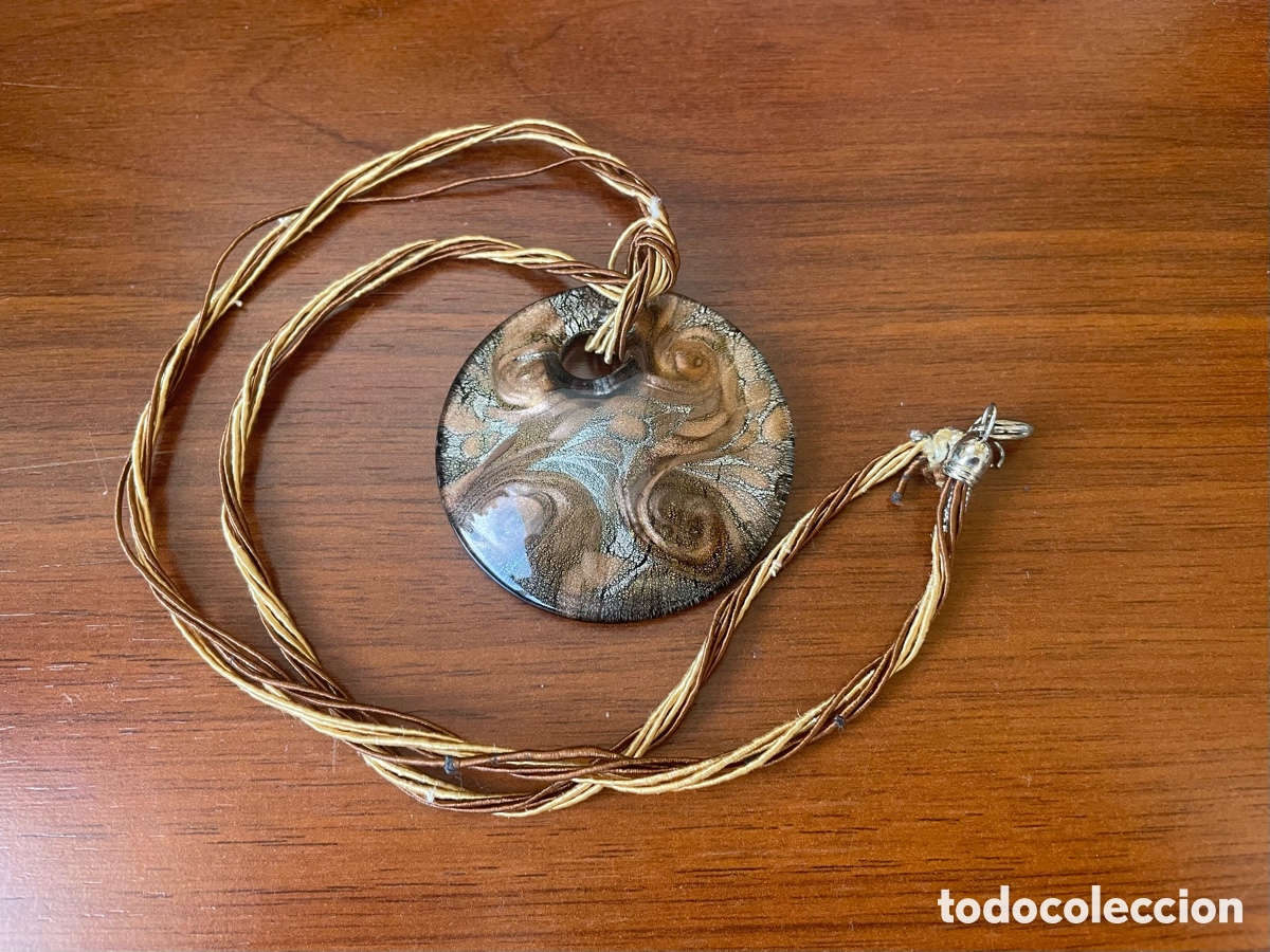 Joyeria: collar con colgante de murano