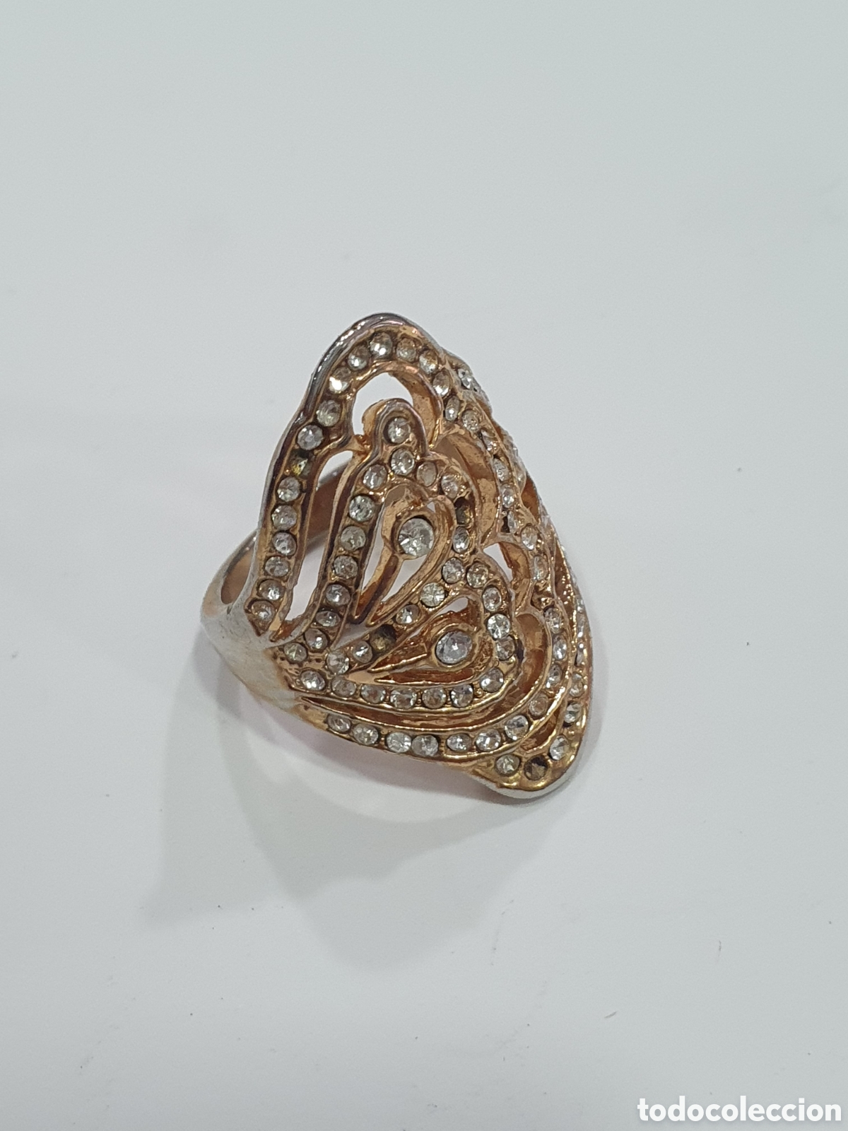 Joyeria: Anillo dorado con pedrer&iacute;a. (L65)