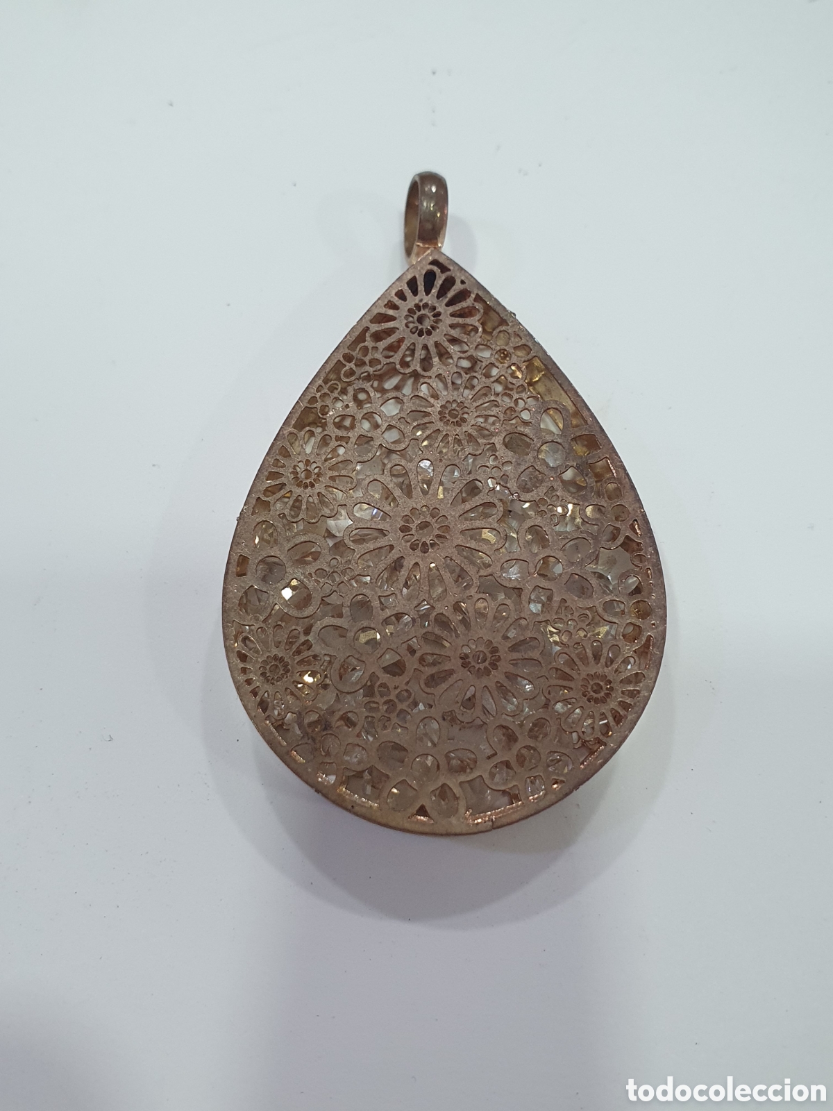 Jewelry: Colgante flores dorado. (L65)