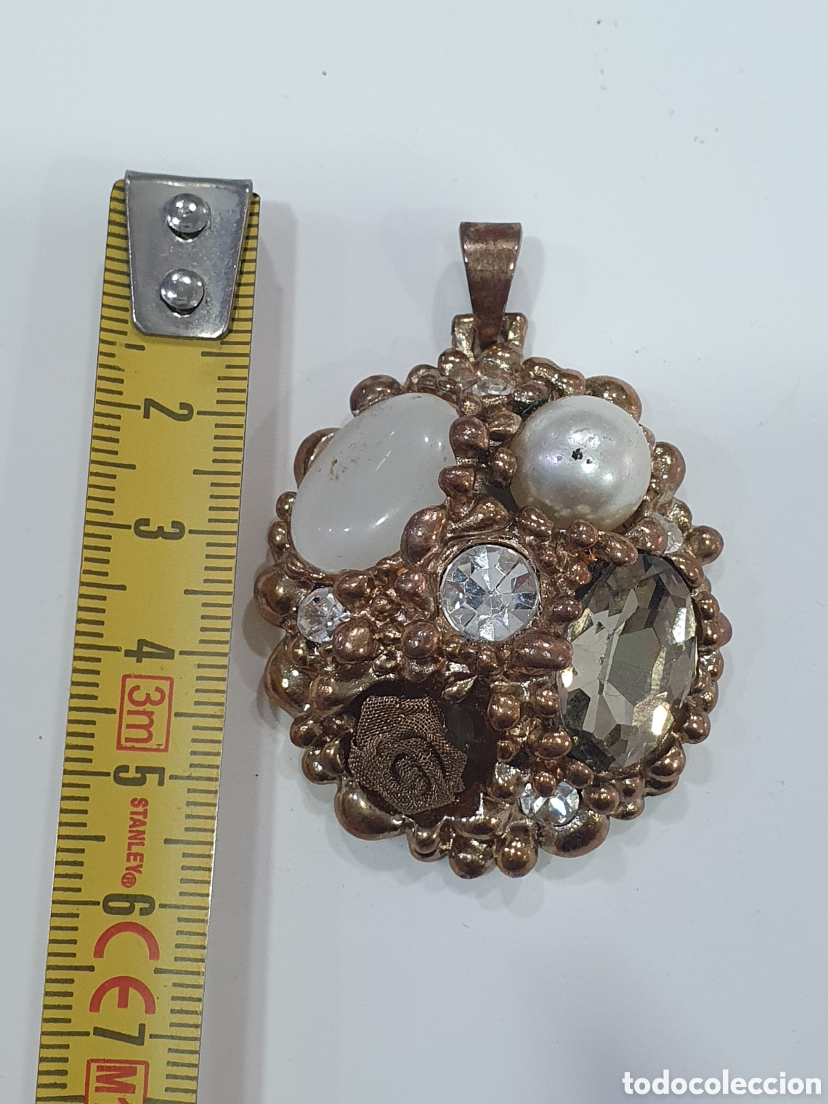 Joyeria: Colgante dorado con piedras. (L65) - Foto 2