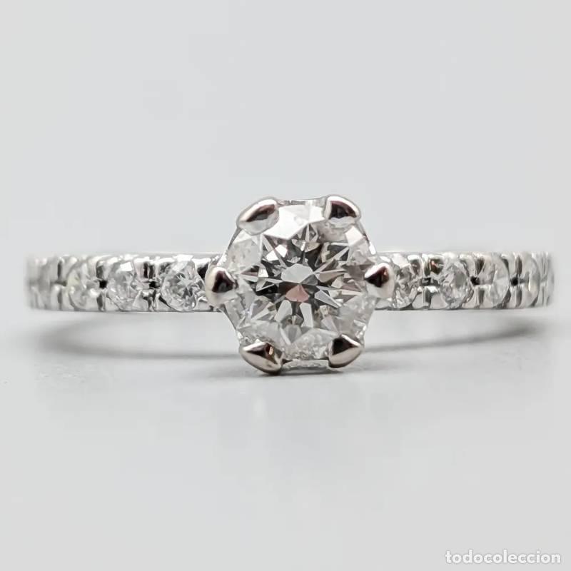 Joyeria: Anel de diamantes em ouro 18 quilates, 2,75 gramas, 16,75mm