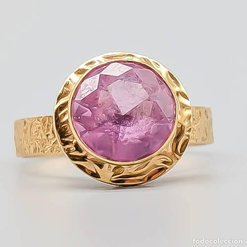 Joaillerie: Anel em ouro branco 18 quilates com pedras brancas e vermelhas, 1,46 gramas, 17mm