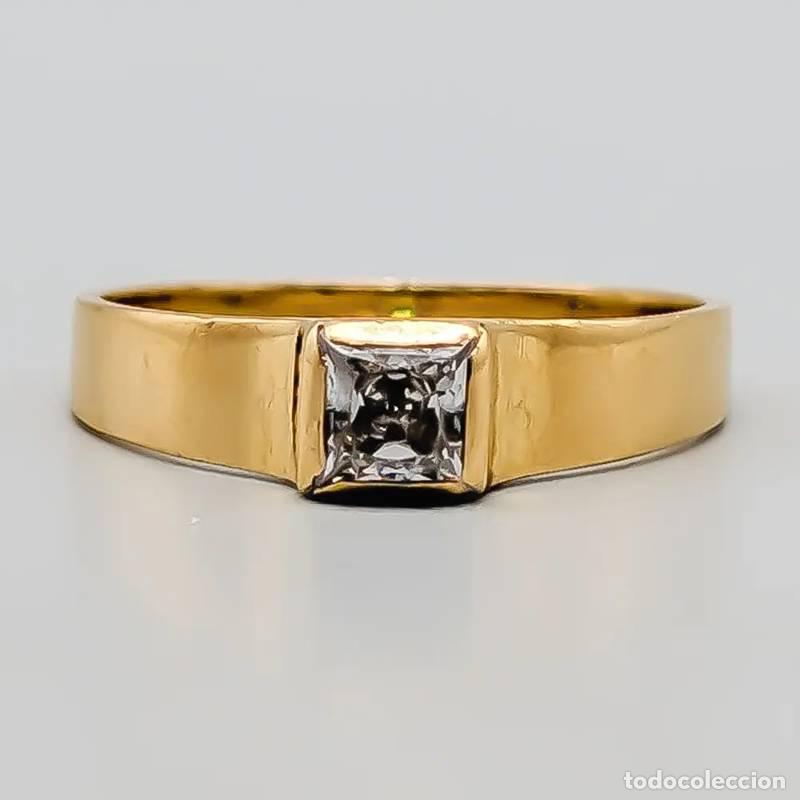 Joyeria: Anel de tr&ecirc;s pedras em ouro 18 quilates com pedras brancas, 2,64 gramas, 17,5mm