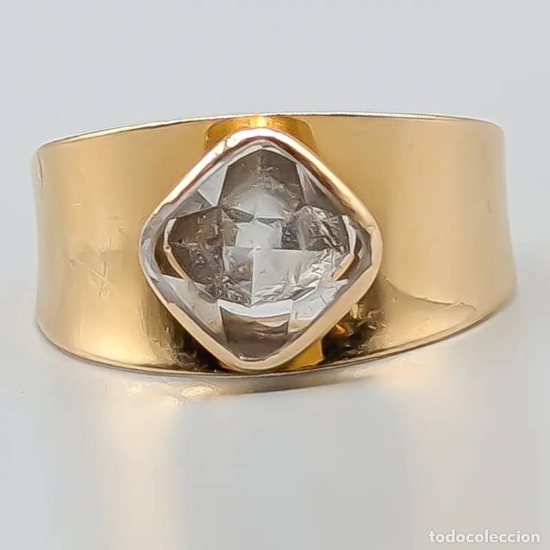 Joyeria: Anel em ouro 10 quilates com pedras brancas, 1,27 gramas, 17,5mm