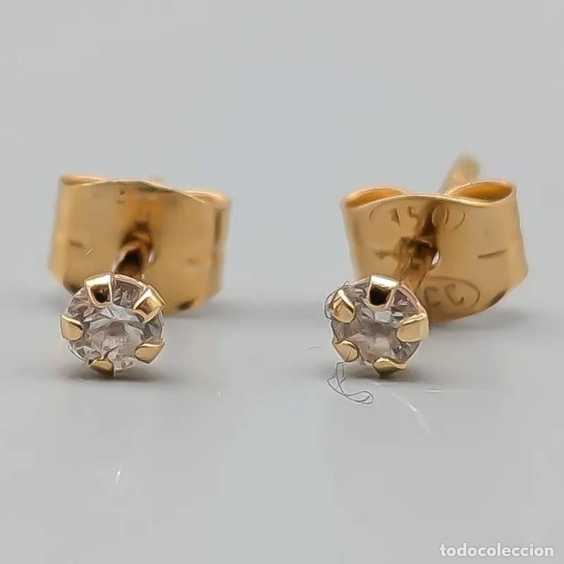 Jewelry: Brincos em ouro 21 quilates com pedras brancas, 3,74 gramas, 17mm