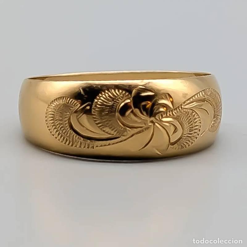 Joaillerie: Anel em ouro 18 quilates com pedras azuis e brancas, 1,5 gramas, 17,25mm