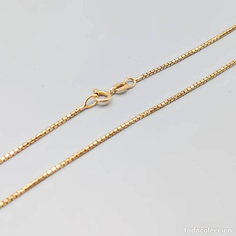Joyeria: Corrente Singapura de 37,5 cm em ouro com Pingente integrado cravejado com diamantes, rubis, safiras
