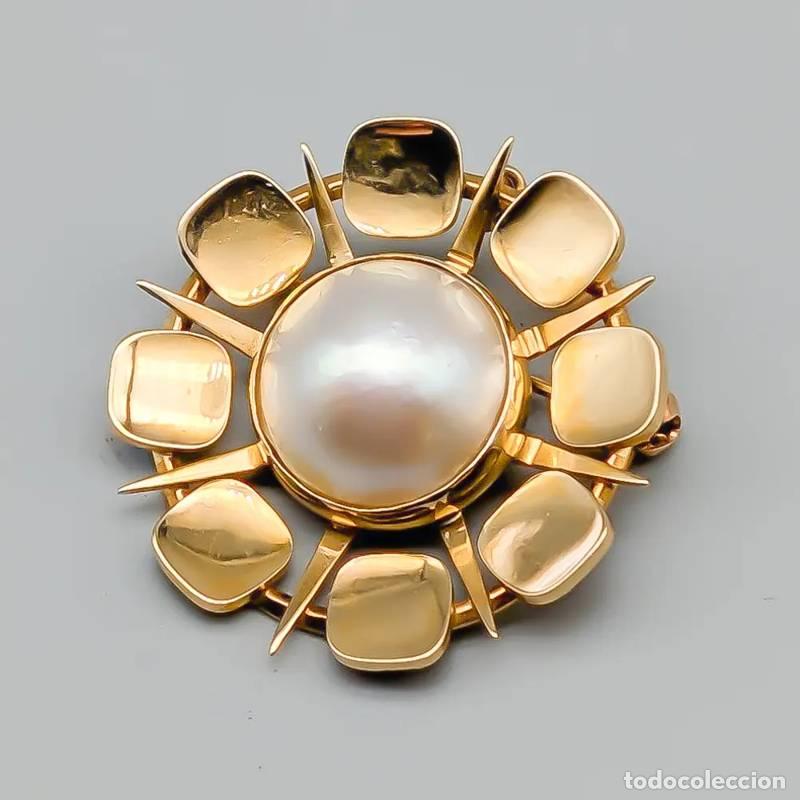 Joyeria: Pingente em ouro 18 quilates com camafeu, 5,42 gramas, 32mm