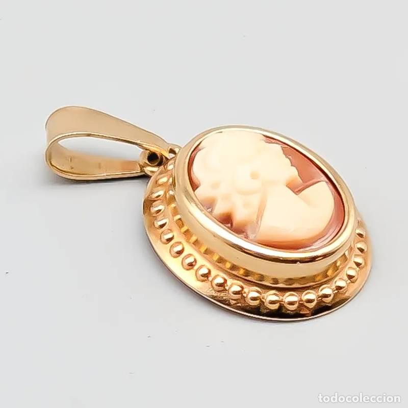 Joyeria: Pingente em ouro 18 quilates em formato de raquete de badminton, 1,41 gramas, 39mm