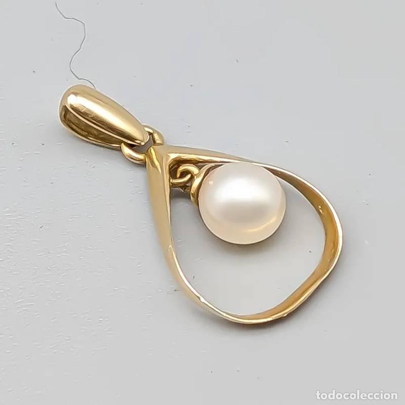 Joyeria: Pingente em ouro 18 quilates com camafeu, 2,32 gramas, 16mm