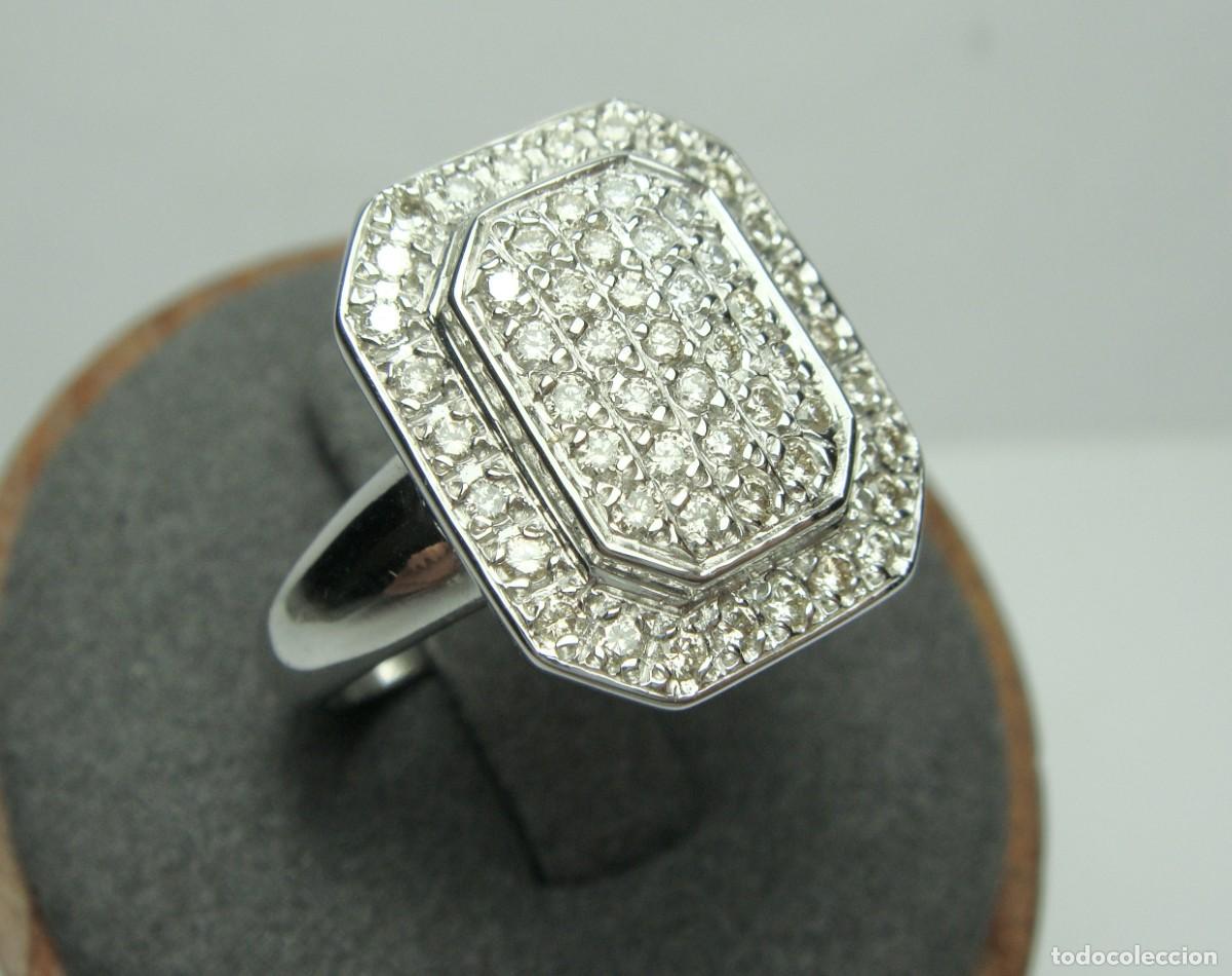 Joaillerie: Anillo en ORO blanco 18 k con diamantes talla brillante &bull; dise&ntilde;o geom&eacute;trico