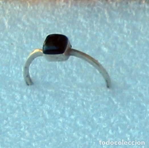 Joaillerie: ANILLO DE ALPACA PLATEADA CON INCRUSTACI&Oacute;N DE METACRILATO - A&Ntilde;OS 70 - VER DESCRIPCI&Oacute;N Y FOTOS