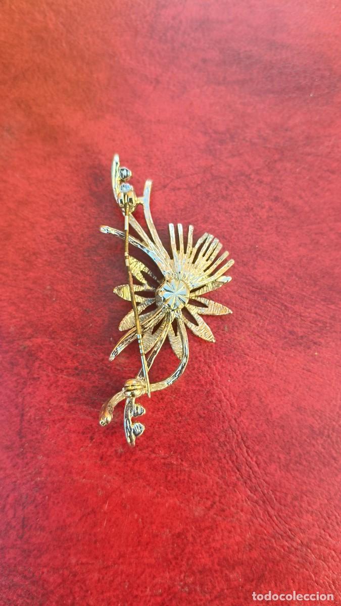 Jewelry: Broche vintage ann&eacute;es 70