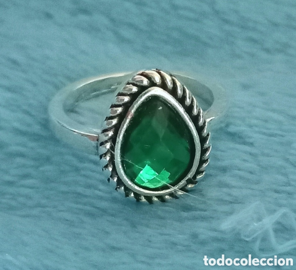 Joyeria: Original anillo plateado gota de agua verde esmeralda 16mm di&aacute;m. Muy bonito