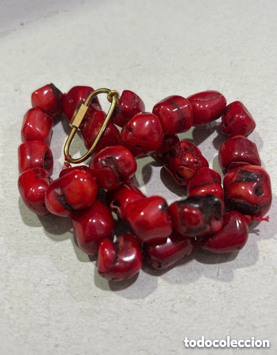 Joaillerie: Collar con bolas de coral rojo (A21)