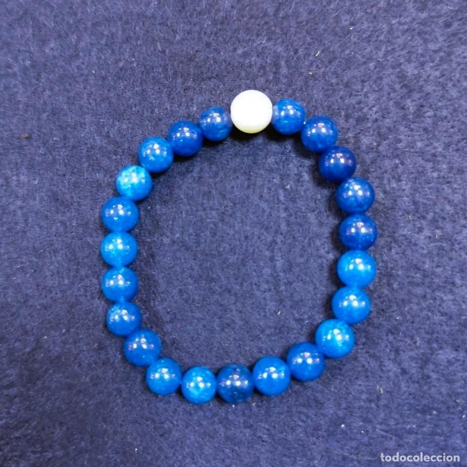 Joaillerie: PULSERA ELASTICA BOLAS DE AGATAS AZULES 8 MM Y PERLA CULTIVADA